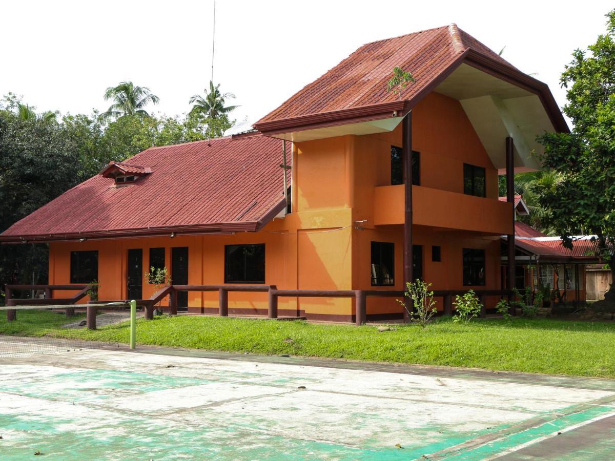 Jconfarm Hotel Calamba  Exterior photo