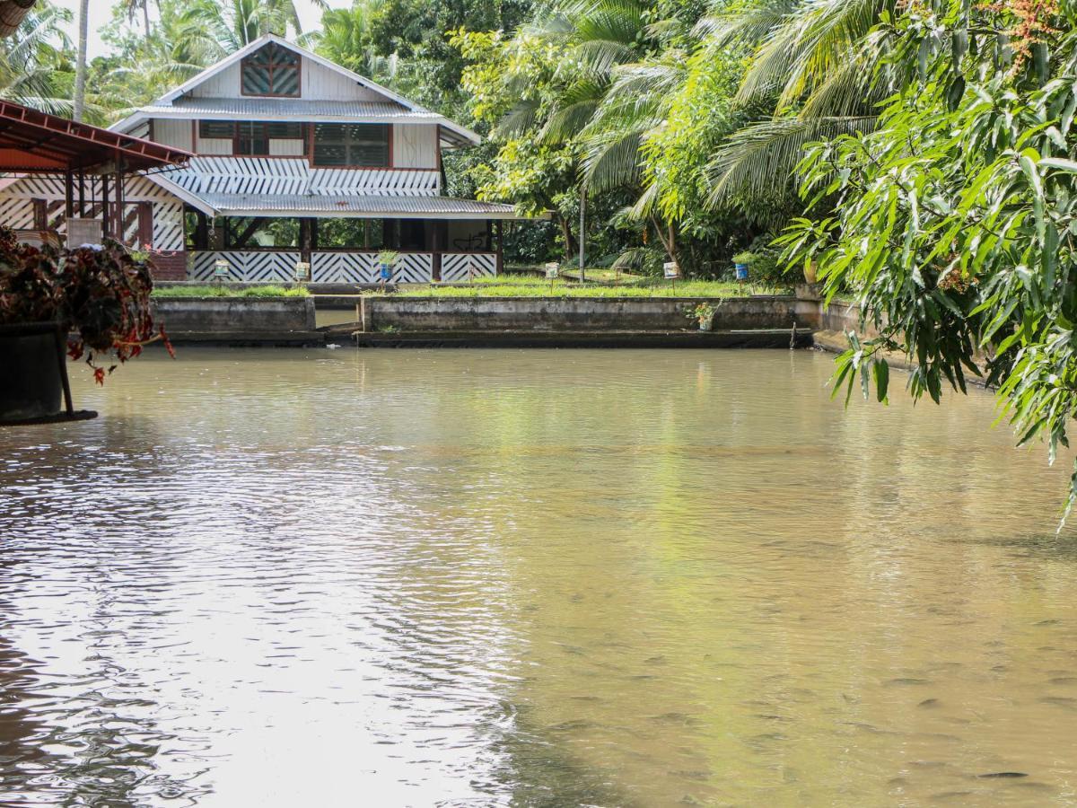 Jconfarm Hotel Calamba  Exterior photo